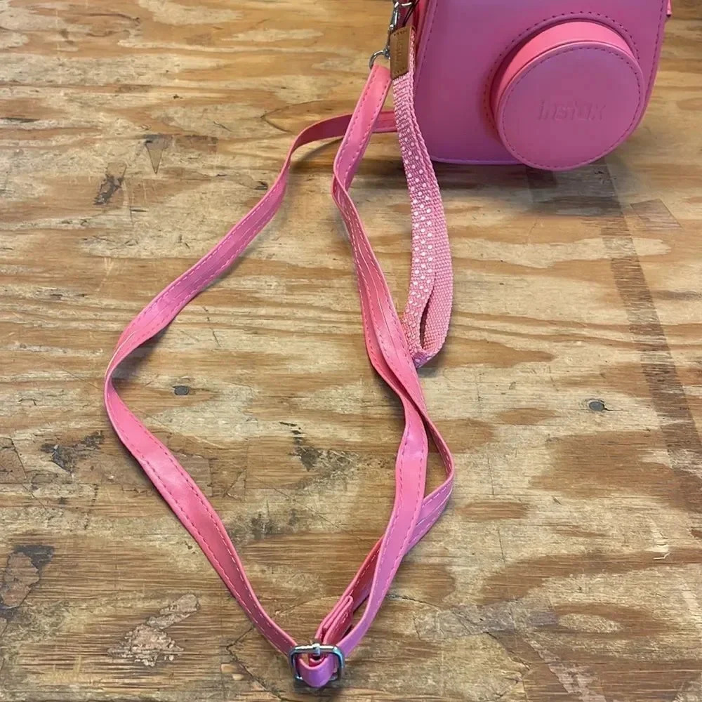 NWOT Instax pink camera. It only comes with the camera and case but no camera - Picture 8 of 9